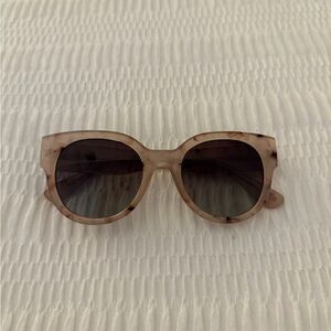 Stylish Tortoise Shell Sunglasses